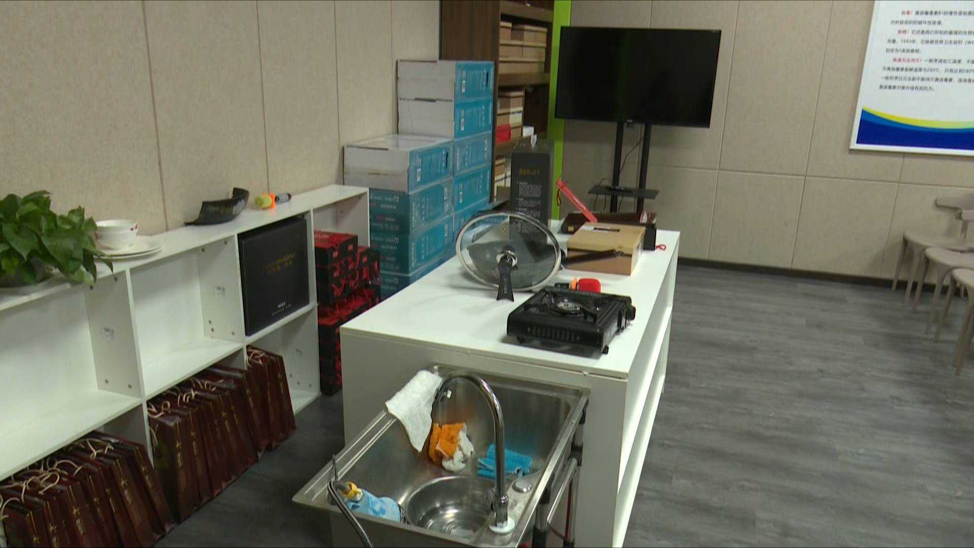 炸金花，娱乐中别昏头，不赌博，顺子比不过金花